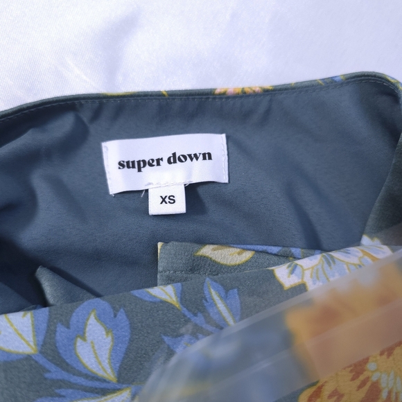 Superdown Floral Wrap Dress in Green and Yellow XS - Picture 9 of 9